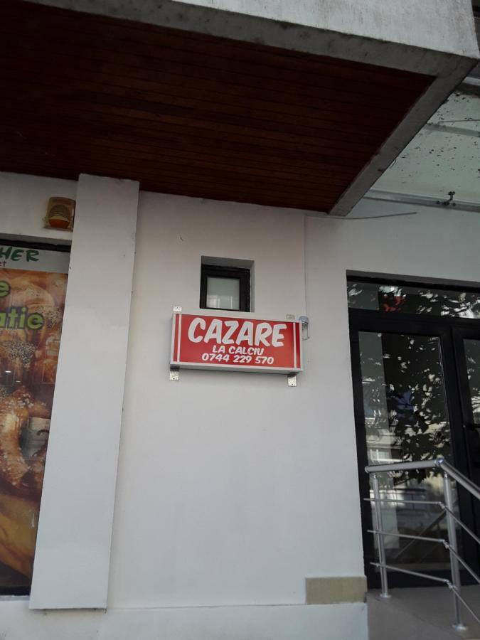 Camere De Inchiriat Central La Calciu Mahmudia Bagian luar foto
